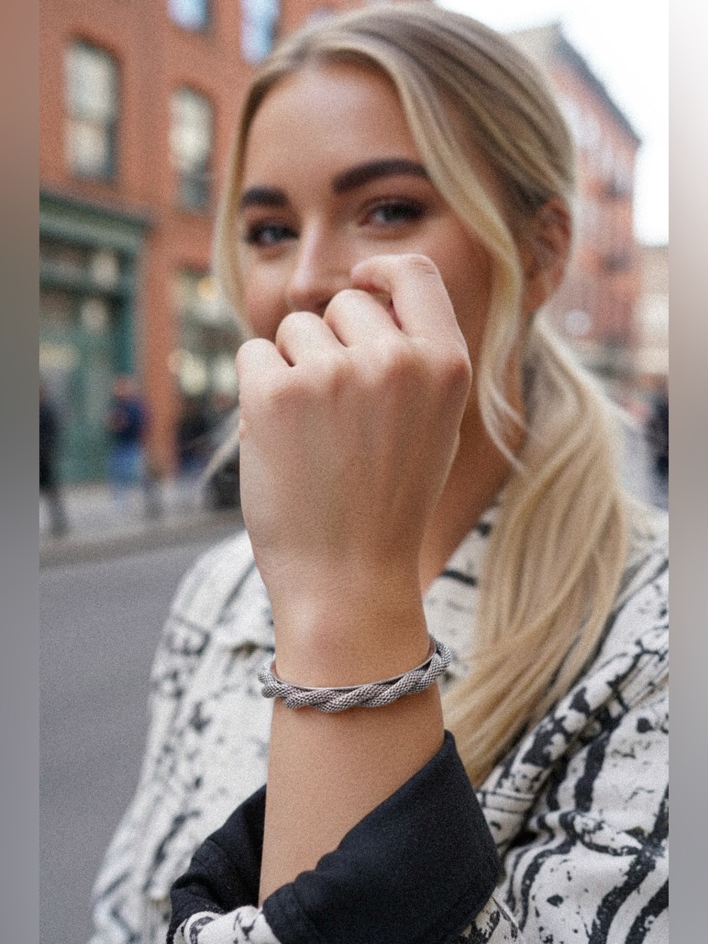 Silver toned fashion Bracelet Women’s Costume Jewelry Gift Mesh Chain Statement